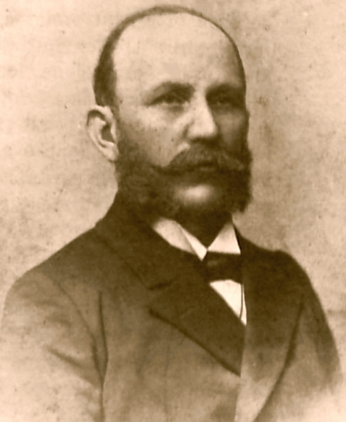 File:PortretPacu1sepia.jpg